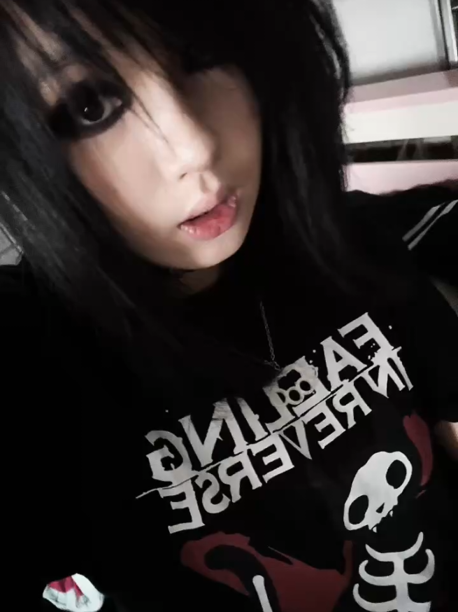 I'll keep you my dirty little secrets :3#emogirl #emokid #emoteen #emo #theallamericanrejects 