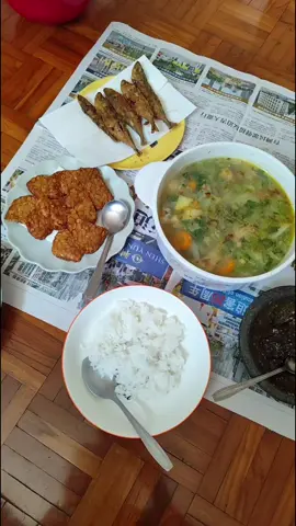 Sayaaaaaankk ,,,,,Mkan Sayank  Lawuknya sayur sop tempe ikan Asin Sambel 🤣🤣🤣🤭#soundviral #lucu_ngakak #fypシ゚ 