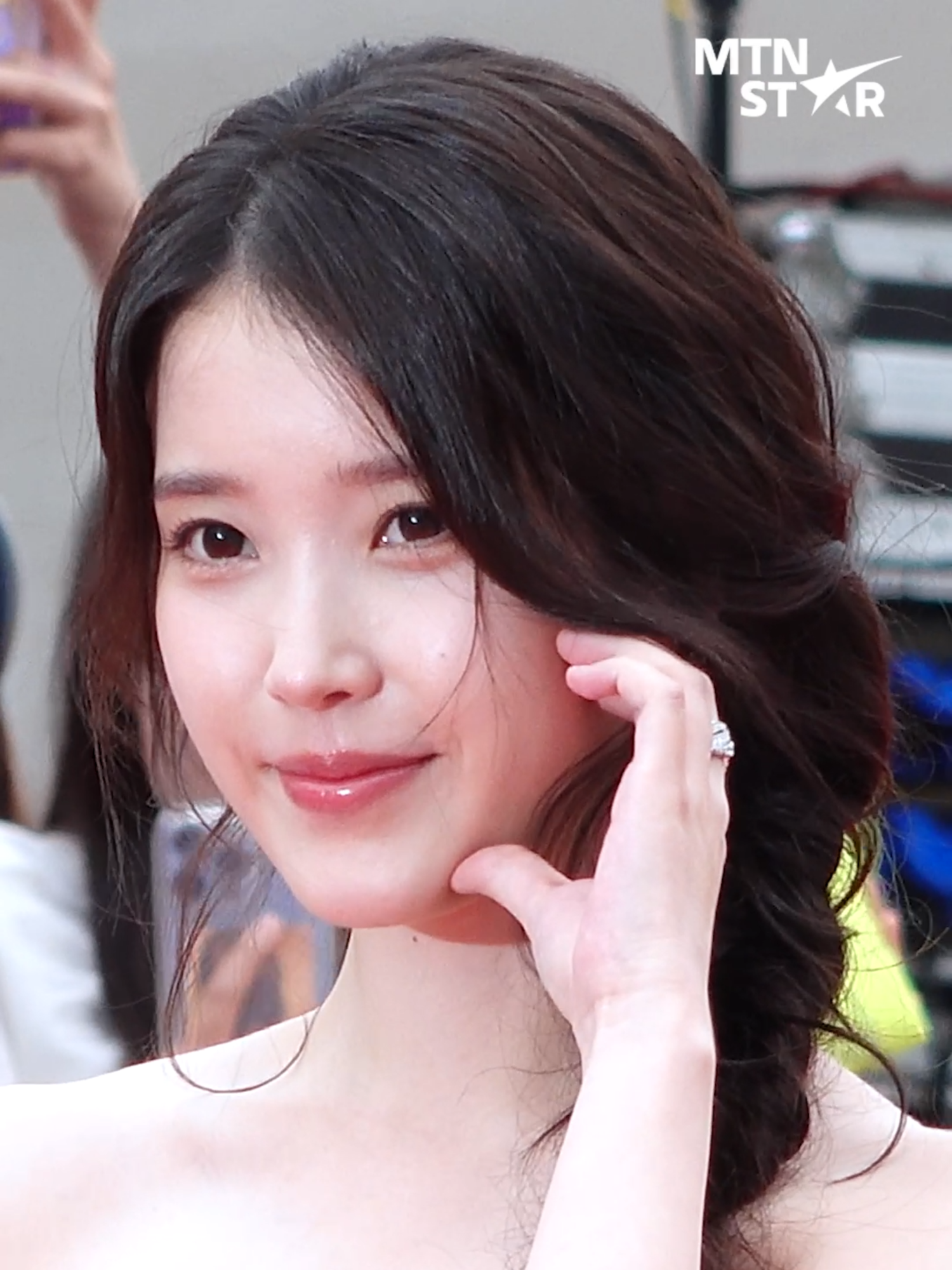 아이유, 라일락 꽃을 입은 애순이 💜 ｜ IU [MTN 직캠] #아이유 #iu #2025서울드라마어워즈 #머니투데이방송 #MTN #MTNSTAR