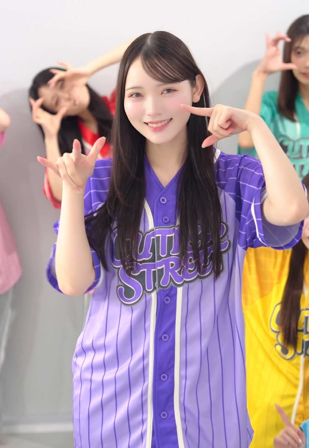 愛花の毛量、鍋ちゃんの時の梅田さん顔うるさww #かわいいさがしてくれますか？  #CUTIESTREET #きゅーすと #アイドル #KAWAII