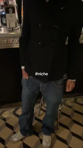 💸🚬🧛‍♂️🍷