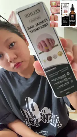 EELHOE Nail Repair Fungal Nail Treatment 🦶 လက်သည်းနဲ့ ခြေလက်သည်း အညိုအဝါထွက်၊ ခပ်ထူထူ၊ ကွဲပြဲပြီး သန့်စင်မိုက်မိုက်မဖြစ်တာတွေကို ကုသပေးမယ့် Nail Fungal Oil လေးပါရှင့်။ ✨ အကျိုးကျေးဇူးများ 	•	လက်သည်းအရောင်ညိုခြင်း၊ ဝါခြင်း ကုသပေးမယ် 	•	ခပ်ထူထူ၊ ကွဲပြဲခြင်း၊ အနံ့ဆိုးထွက်တာတွေ သက်သာစေမယ် 	•	သဘာဝဖော်မြူလာနဲ့ ဖွဲ့စည်းထားပြီး သန့်ရှင်းသန့်ထည့် အသားအရေကို ထိခိုက်မသွားပါ 	•	ပုံမှန်သုံးရင် အညိုအဝါထွက်တဲ့ သဲမဲ့သဲ အလှပြန်လာစေမယ် 📦 အရွယ် - 30ml ✅ အမျိုးမျိုးသော Nail Fungus အတွက် အသုံးပြုနိုင် 👉 လက်သည်းပုံမှန်အလှပြန်ရအောင် နေ့စဉ်ဆီချိန်တိုင်း ဆီလေးလိမ်းပေးလိုက်ရုံနဲ့ အဆင်ပြေပါပြီရှင့်။ #မလေးရှားရောက်ရွှေမြန်မာများ #အိမ်ရောက်ငွေချေနဲ့ပို့ပေးပါတယ် #မလေးရှားရောက်မြန်မာမလေး #tiktokshop #tiktokshopmalaysia  @isabellamalaysiatrendysh  @isabellamalaysiatrendysh  @isabellamalaysiatrendysh 