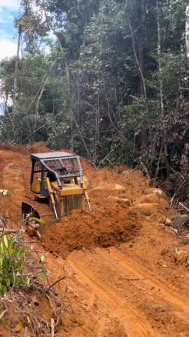 baru hilang deman🤒#fy #fyp #komatsu #bulldozer #kayubalak 