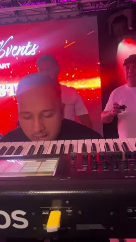 #foruyou #videoviral🤭🤭🤭🤭fyp @Disco Magic STUTTGART @Fernando Petrovici 