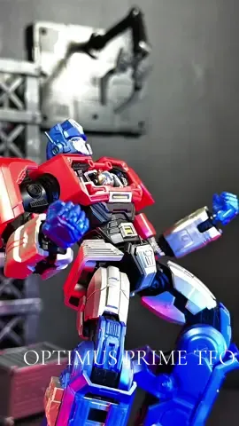 Peak Optimus Prime Stopmotion Build by Blokees @blokees.official @BLOKEES Official Store  . The best piece of art by Blokees so far, a must have modelkit I would say, definitely ticked all the points. Crazy work! Hands down! 🔥 . . #transformers #stopmotion #blokees 