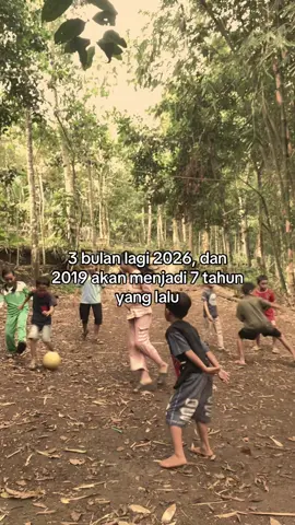 Secepat itu ternyata 🥹 - - #vibes2019 #kangen2019 #lagu2019 #nostalgia #kalaitu #soreharikalaitu #secepatitu #suasana2019 #rindumasalalu #rindumasakecil #wisatamasalalu 