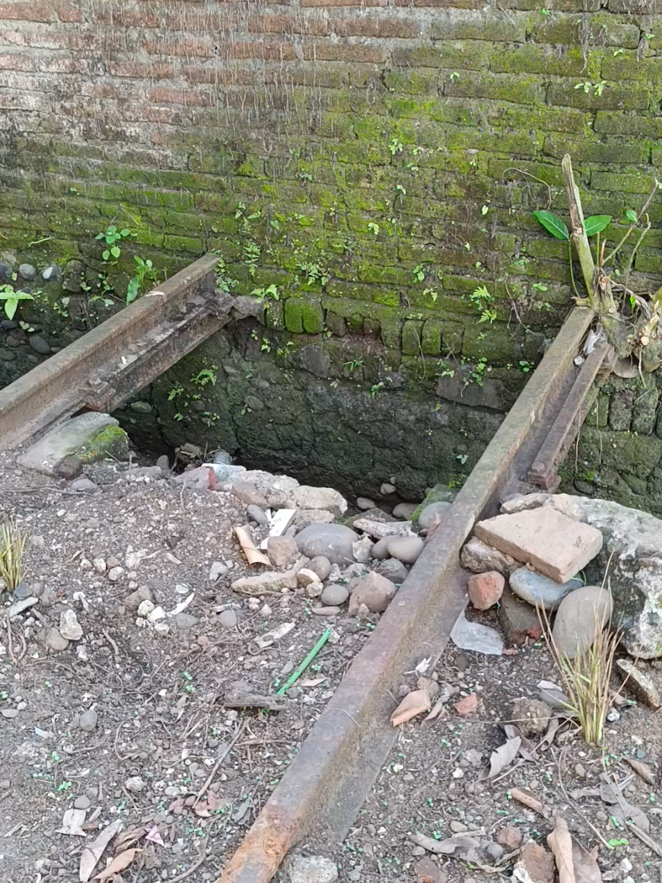 Blusukan Mencari bekas jalur kereta api purwokerto Wonosobo di klampok banjarnegara