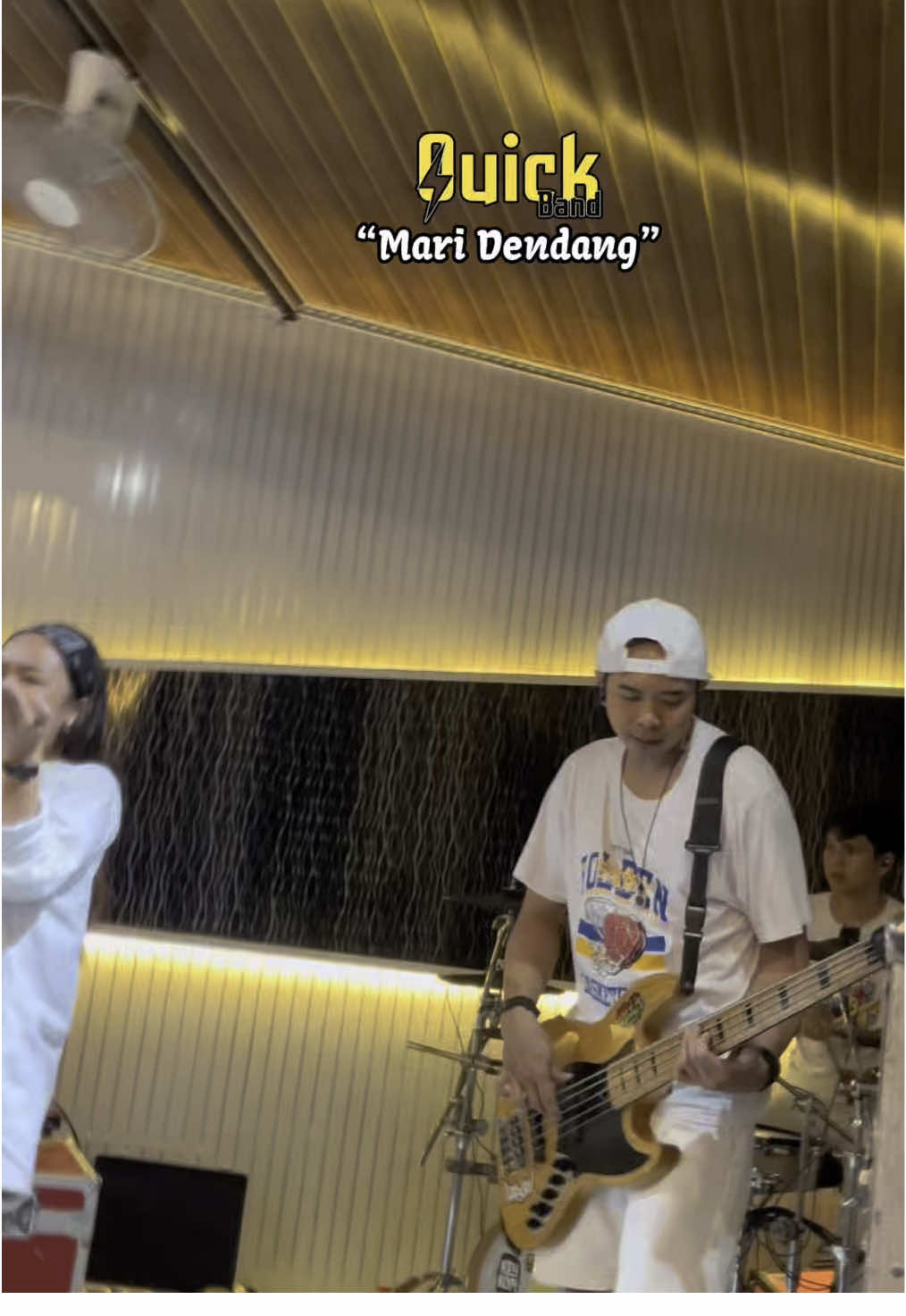 Kaka gandeng ade sayang #maridendang #rendydasilva #quickband #flores #florespride🏝🔥 #indonesiatimur #velocity #lagutimur #laguviral #viralvideo #musiktrending #musiktimur #trend #dendang #timurpride #indomusikgram #musikindonesia #masukberanda #foryoupage #fypシ゚ #fyppp 