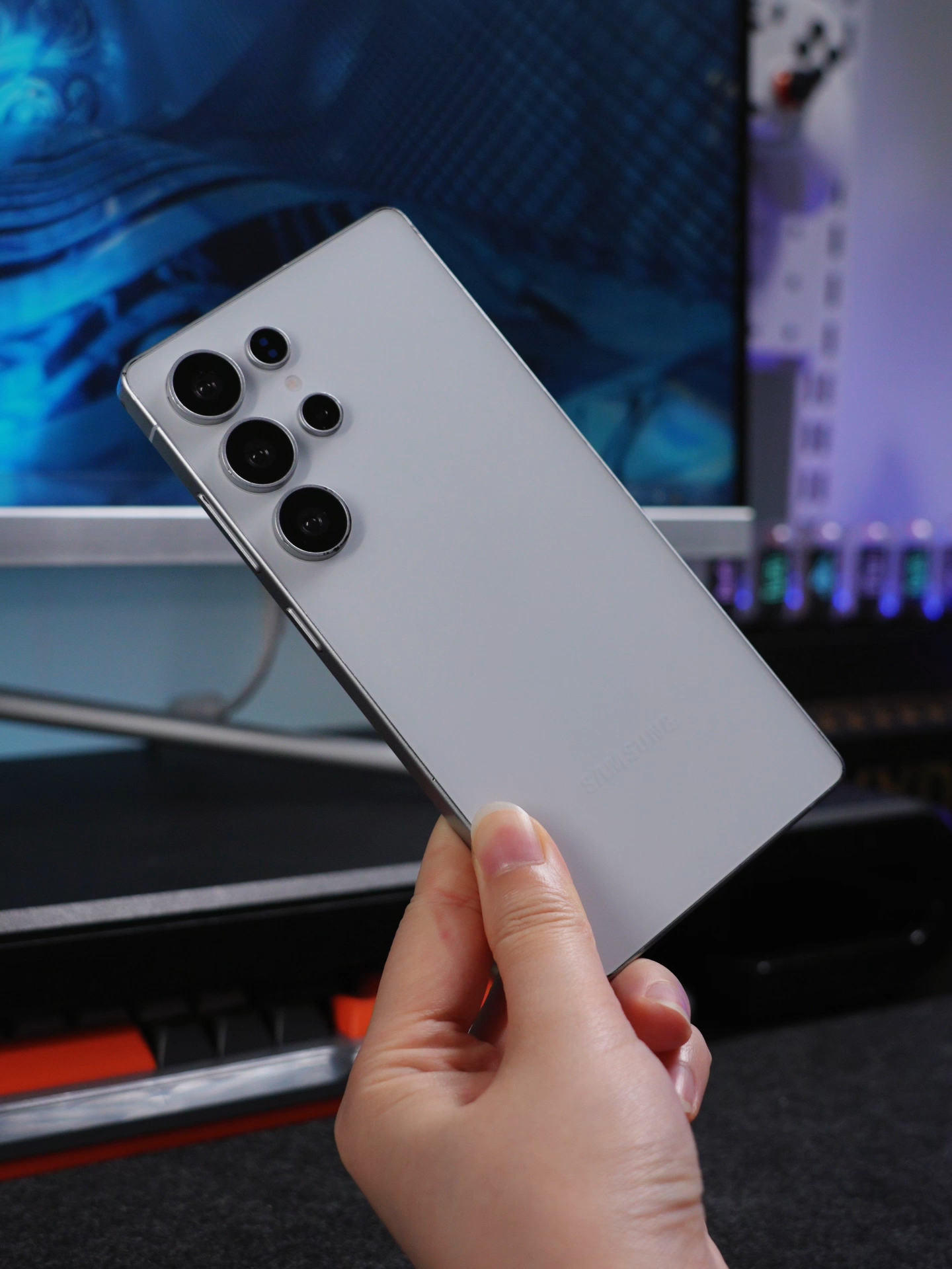 Blue patterned phone case with a special Kevlar pattern. #wholesale #phonecase #oatsbasf #foryou #fyp #tech #fyp#trend#metal #case #iphone #Samsungcase #samsungs25ultra #samsung #samsunggalaxy