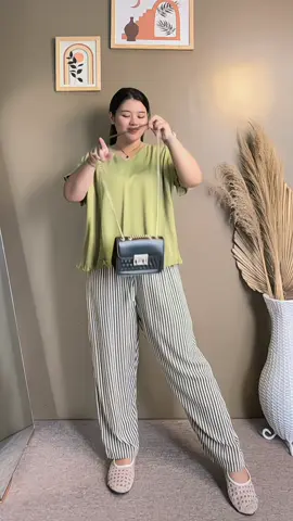 Hayu kita couple an kak 💚💚🫶🏻🥰💕😜 #fypシ゚ #foru #lewatberanda #outfitideas #rekomendasioutfit 