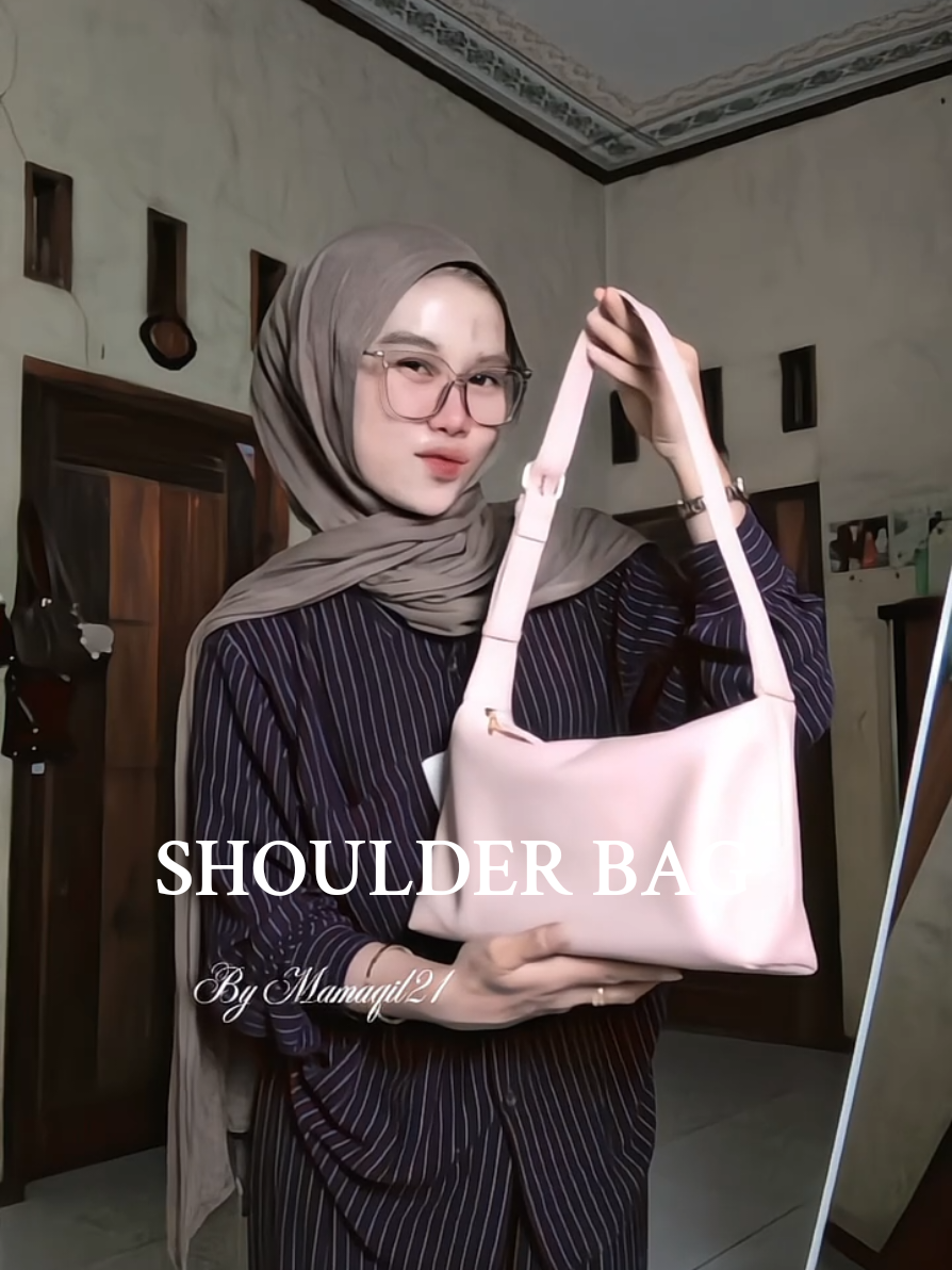 Tas favorit aku ngeluarin warna terbaru aaa gemeccc bgtttt🥹😍🫶 #shoulderbag  #latmap 