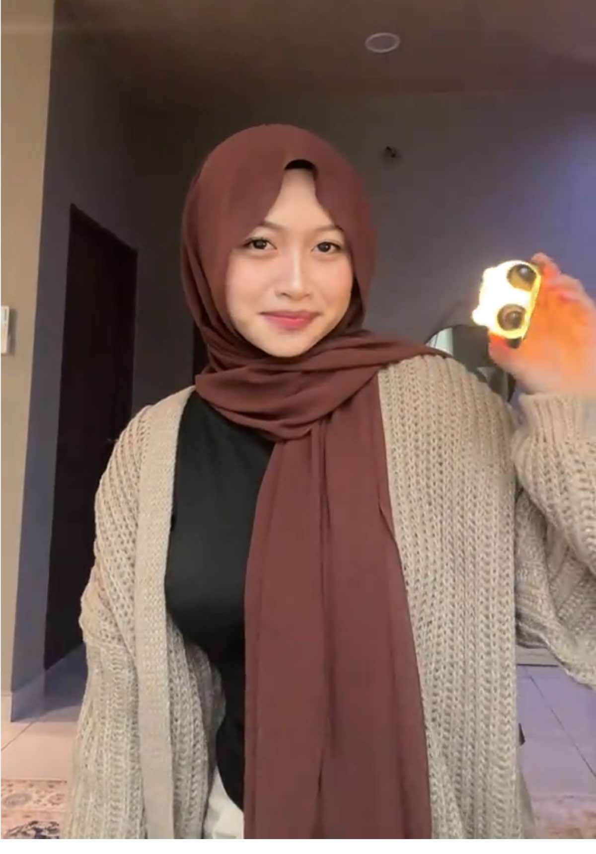comelnyaa panda lamp ni 😻