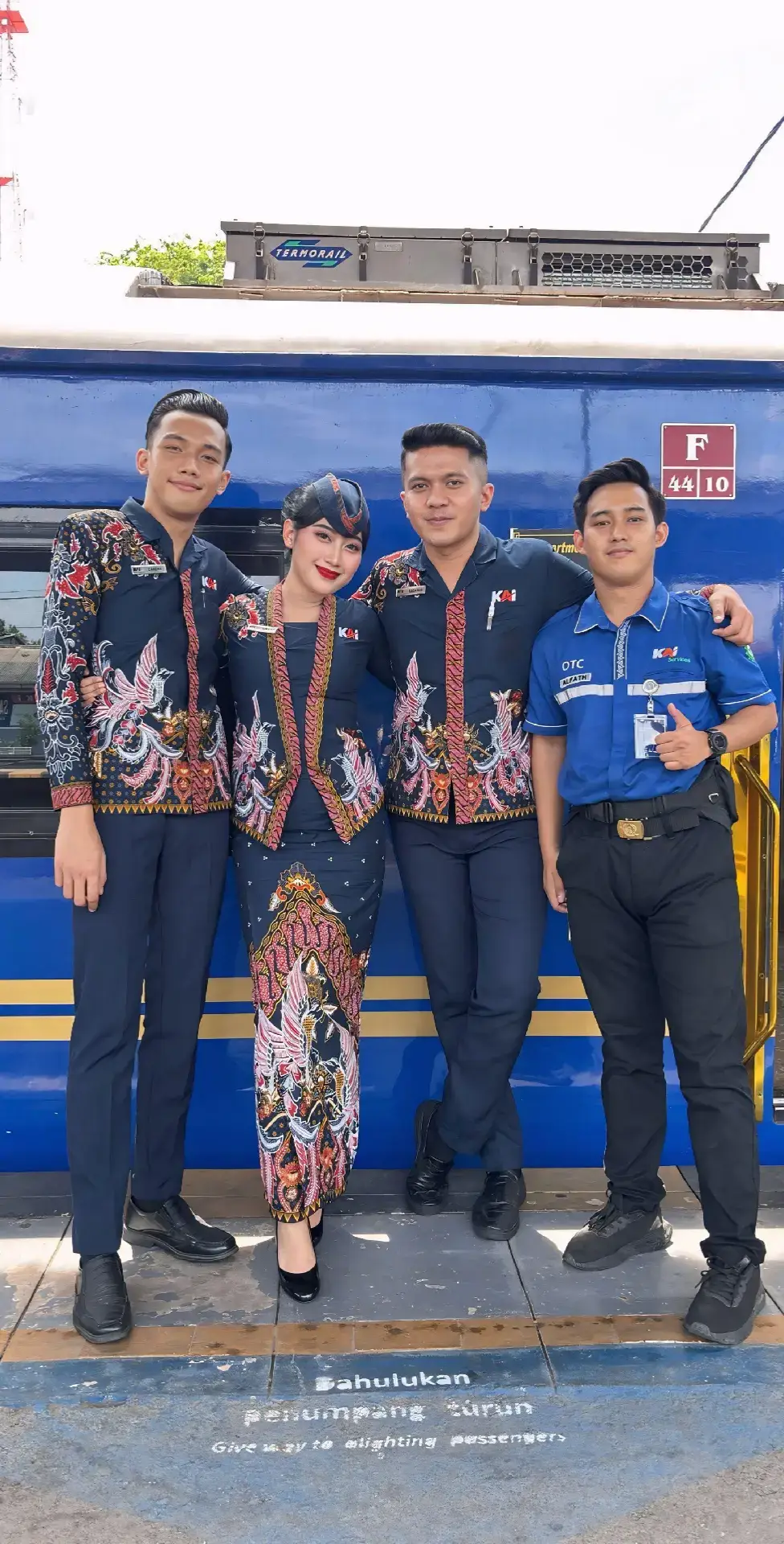 find us at KA 1CS Argo Bromo Anggrek Compartment Suites #keretaapi #pramugari #otc #fyp #compartmentsuites 