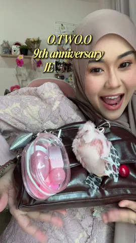 My go to touch up makeup in one small beg! 😍💗 #OTWOO9thBloomofMetamorphosis  #OTWOOButterflyBlushLiptint #otwoobirthday  #beautybeyondborders #OTWOOJellyButterflySet  
