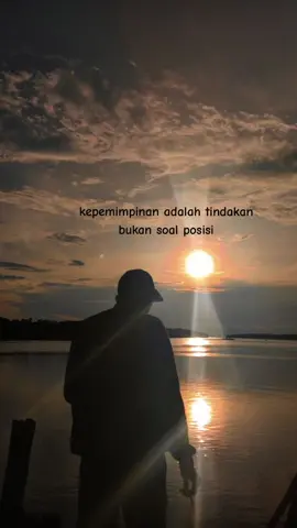 Tetaplah menjadi orang baik,  jika beruntung maka kamu akan bertemu orang baik. Jika tidak,  maka kamu akan ditemukan oleh orang baik