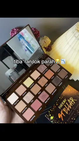 #eyeshadow #eyeshadowohsome #ohsomeeyeshadow #eyeshadowpalettes #eyeshadow18colors 