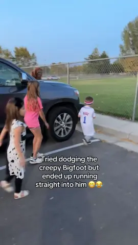 Bigfoot scares the baby#foryou #fyp #usatiktok #usatiktok #baby #foryoupage #funny 