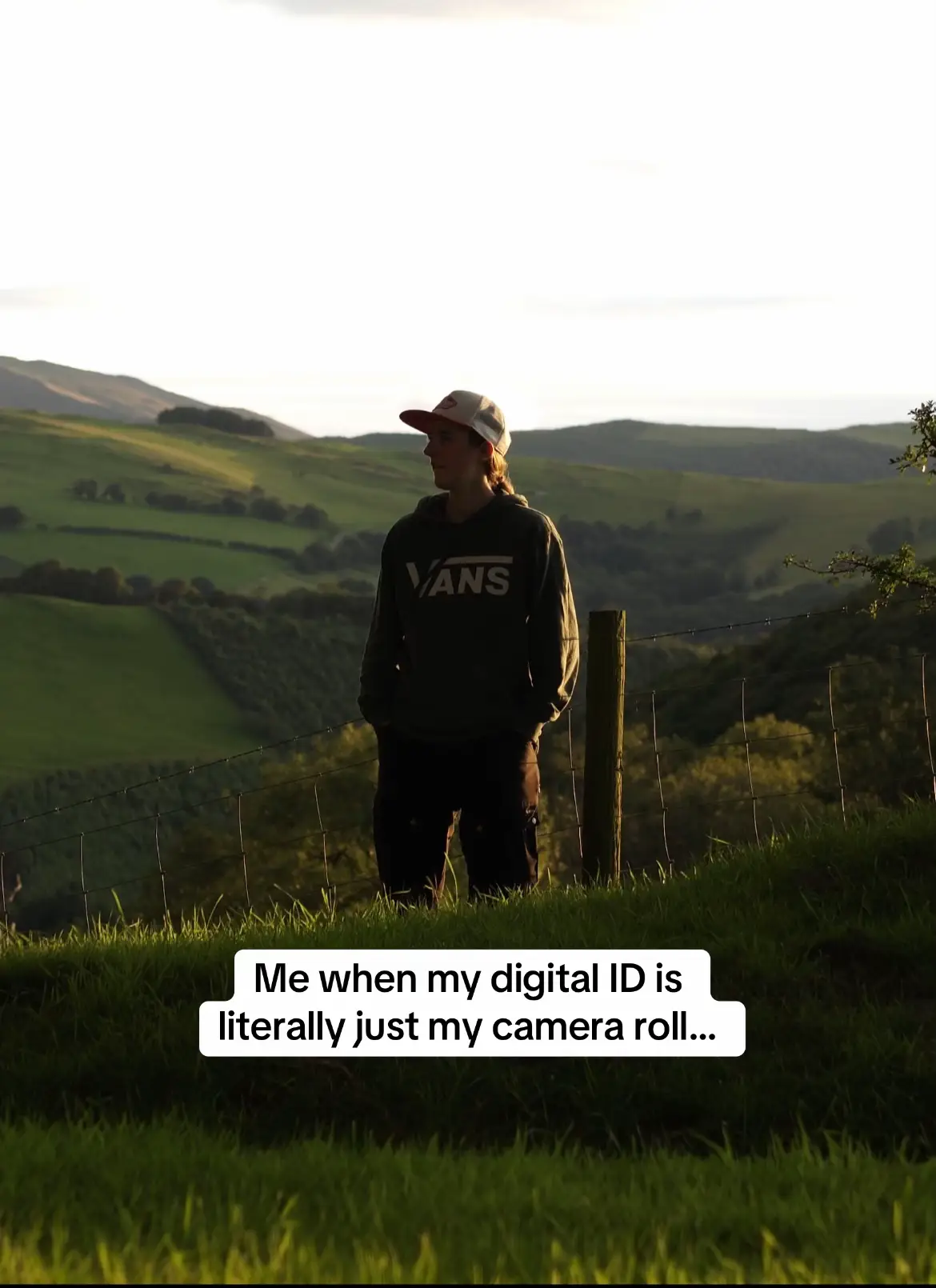 I’m part of a micro influencer paid sound promotion program meaning I got paid £10 by a company for this post, it’s not meant to be at all political 😅 #youngphotographer #naturelover #sonyalpha #photography #sunsets @Adobe @Lightroom @Sony Alpha 