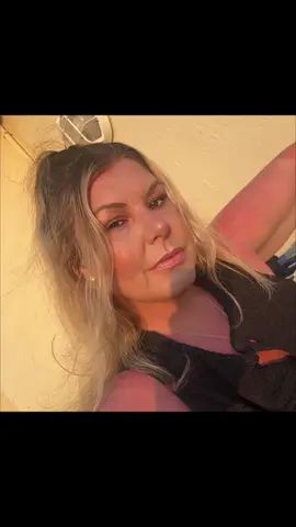 Me hugging the little old me 🤗 💓  #AItrend #hugginglittleoldme #pastandpresent_ 