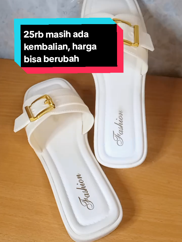 Sandal Cewek lagi jadi idola banget nih. #sandalslop #sandalcewek #sandalkekinian #sandal #sandalmurah 