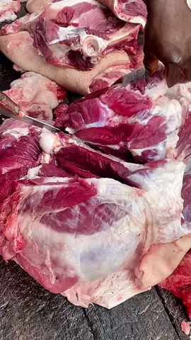Let’s prep 5kg of a boneless duroc pork worth 500gh #FoodTok #GhanaEats #tiktokghana🇬🇭 #fypageシ #bbqlovers 
