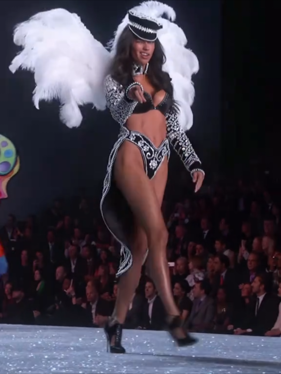 #adrianalima for #VictoriaSecret 2013 #fashion #fashionshow #Runway 