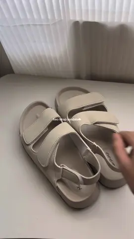 soooo comfy #sandals #outdoorsandals #flatsandals #koreansandals #fyp 