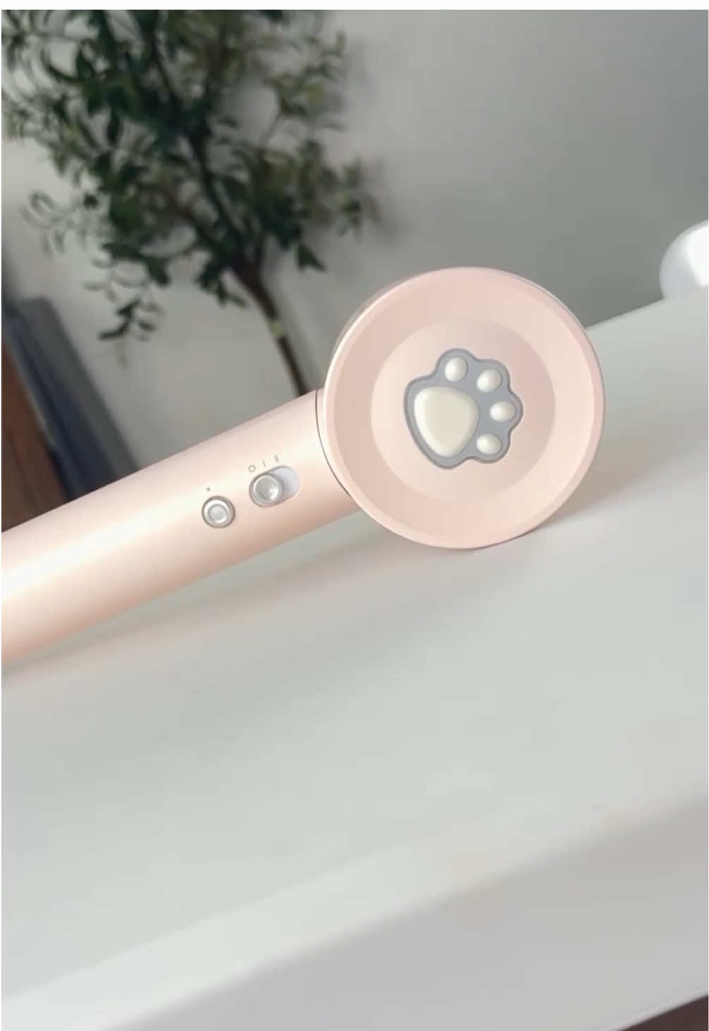 Máy sấy tóc Ion Âm 200 triệu ion – Tóc đẹp chuẩn salon tại nhà 💨 Sấy nhanh khô, tiết kiệm thời gian 💎 200 triệu ion âm – giảm xơ rối, bảo vệ tóc bóng mượt 🌬️ Gió mạnh nhưng êm, không hại tóc 🔥 Điều chỉnh nhiệt thông minh, tránh quá nóng 🪄 Dễ tạo kiểu, giữ nếp lâu #urmine #maysayionam #maysaytoc #haircare #saytocnhanh 