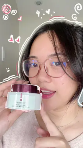 sticking with capcut voiceover options for now since i’m still coughing like crazy and can’t do a proper voiceover 😭 anyways… mela capture ampoule capsule cream ☁️ pros: • super cooling (my fave part 👀) • hydrating enough because of the pink gel cream • gives a slight brightening effect 🚩 cons: • has fragrance, and a bit too strong for my liking • takes a while to absorb • super sticky 😭 definitely better to use at night • feels a bit heavy on the skin rate: 5/10 ⭐ and as for melasma, i honestly haven’t seen any changes yet. not sure if i’ll continue using it since it feels so heavy on my skin. also idk why i even said this became one of my faves 🥲 ☁️ Disclaimer: PR but all opinions are my own. 🌷 @Centellian24 @Picky KBeauty  🏷️ centellian24 • capsule cream • glowy skin • mild • viral • skincare tips • kbeauty • healthy skin • skincare review • korean skincare • macro shots • fypシ • skintok • ugcvideo • viral • foryou • fyp • foryoupage • aesthetic • ugccommunity #centellian24 #capsulecream #pearlcream #whitepearl #koreanskincarebeauty