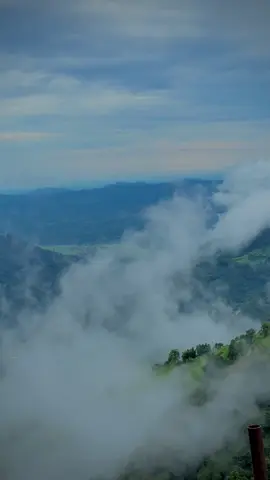 छेक्यो छेक्यो सिन्धुली बजार हुस्यु र कुहिरो☁️ ले।।। #Sindhuligadi #nature #clouds #postRainfall #fpy 