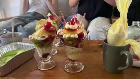 I love my friends #fyp #spring #parfait 