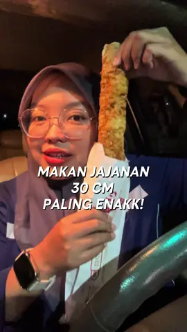 FAVORIT BANGETTT!!😭❤️❤️  Kayaknya kalau disuruh makan tiap hari mah sanggup banget deh WKWK. Paling suka emang inituh ngedaging bangett, cream cheesenya juaraaaak bangettt gabikin enegg! Nama variannya ada di akhir video yaa 🤗 #chikuro #kulinercikarang #rekomendasijajanan #infokuliner #promoseruweekend 