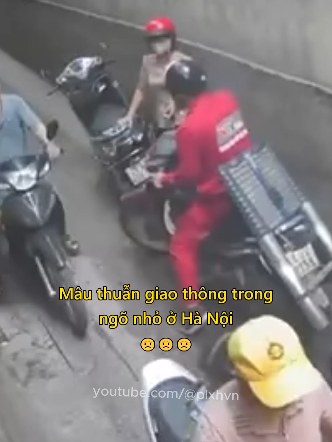 Mâu thuẫn giao thông trong ngõ nhỏ ở Hà Nội 😟 #giaothong #vanhoagiaothong #giangho #vanhoa #plxhvn #phapluatxahoi
