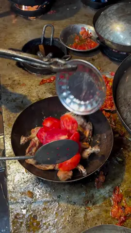 Viral chicken karahi #desifood #foodieyaraan #food #karahi #desichicken 