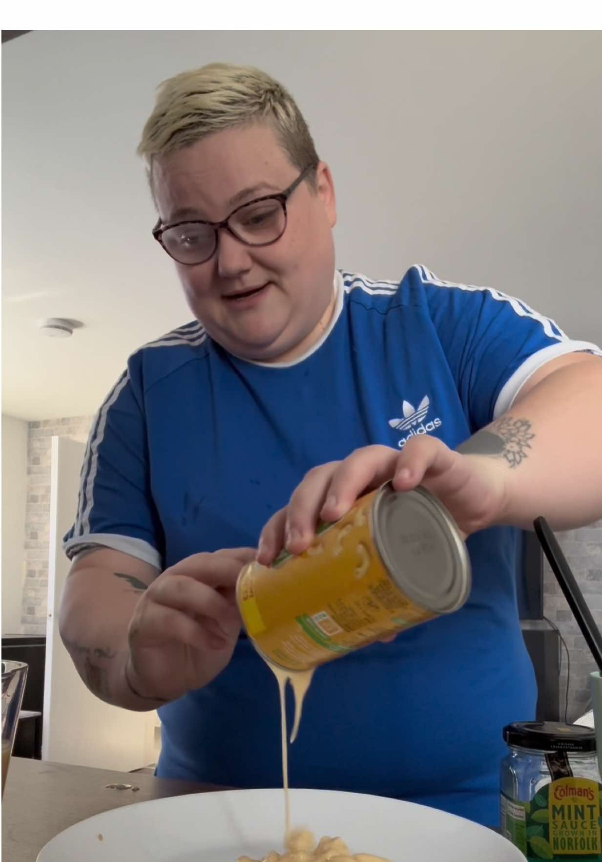 Would any one like Macaroni chese and gravy on this lovely Saturday 🇬🇧🧀 #candyscooking #macandcheese #fyp #guessthecountry #cameo 