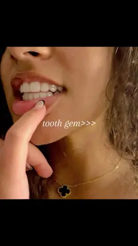 its your sign to do your tooth gem with your friend!!! #toothgem #fyp #friends #sign 