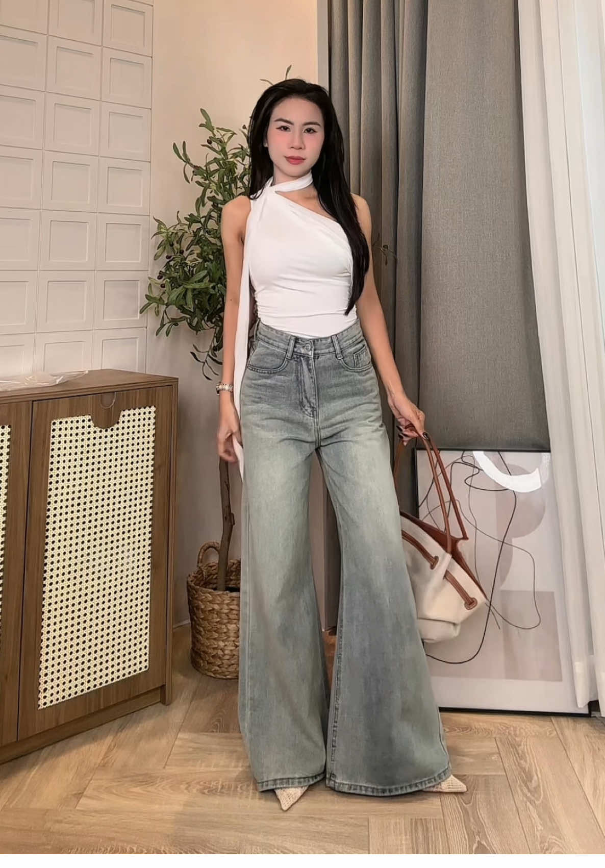 Quần jean ống rộng loe #thequaojean #quanjeannu #quanjeanongrongnu #quanjeanongsuong 