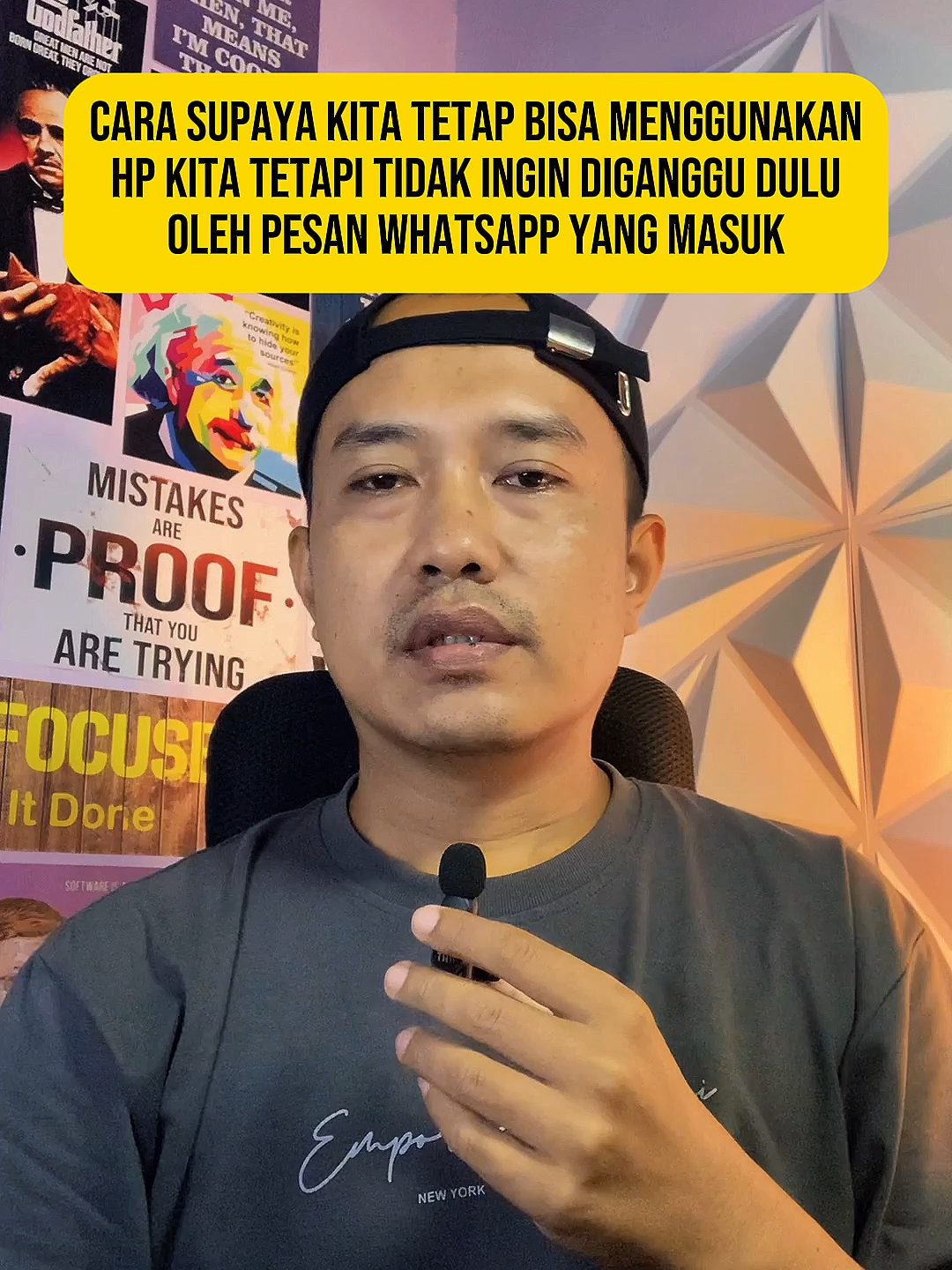 Cara supaya kita tetap bisa menggunakan HP kita tetapi tidak ingin diganggu dulu oleh pesan WhatsApp yang masuk.