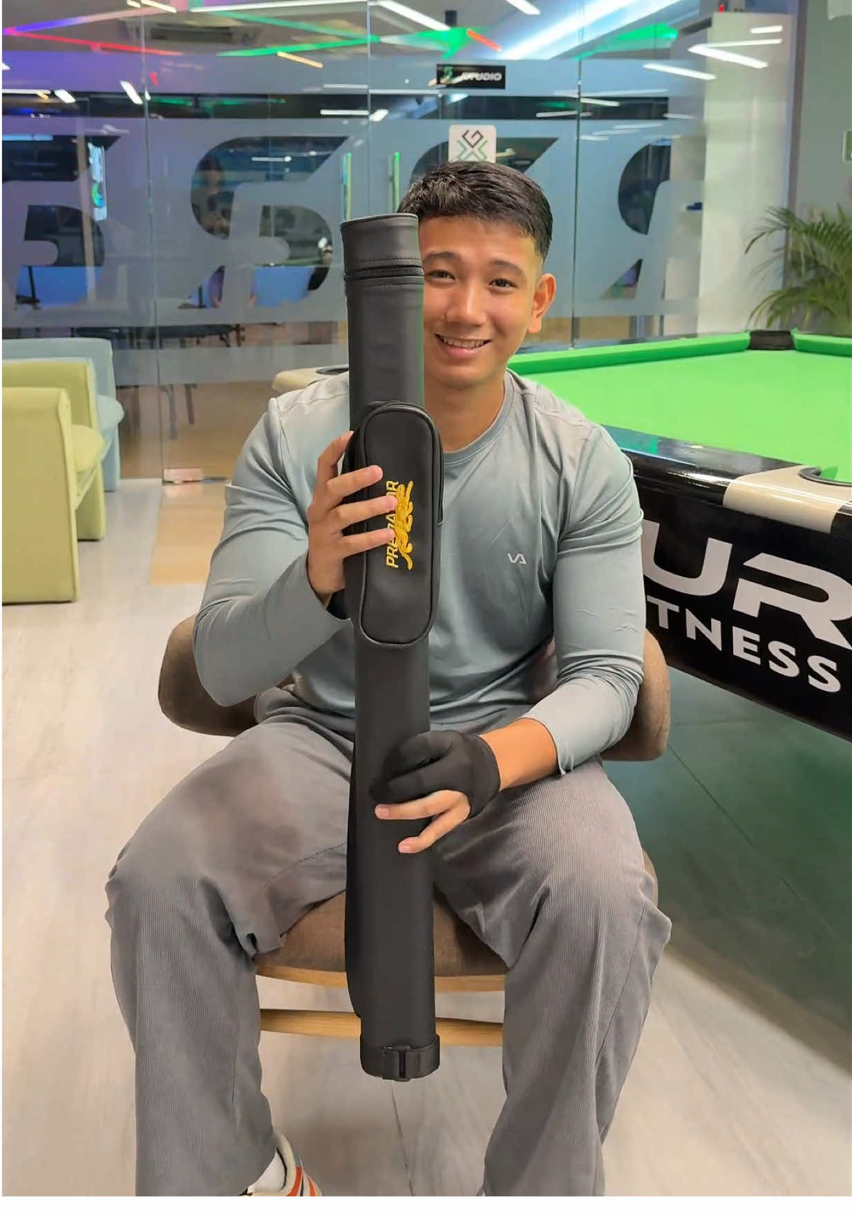 Predator Cue Stick Graphite Series Low Deflection Tako Complete Set 💪🏿 #billiards #tako #predatortako #billiardtako #graphitetako 