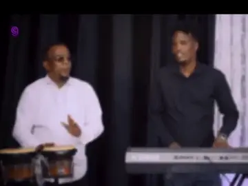 Samsam Qaniya oo masraxa fanka ku cusub waxay muujisay bisayl faneed oo ay la dhici doonaan dadka fanka xiiseeya. Waa farxad in hibadan la yaabka leh aysan ku dhex bakhiyin. Daah ma saarna in mustaqbalka noqon doonto kuwa ugu mudan ee lagu raaxaysto hibadooda. Ubax yahaw ha qaadhin. #music #viral #somalitiktok #fyp #Cupcut 