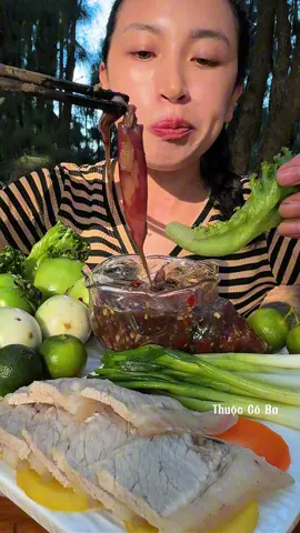 Biệt đội ăn mặn, anh chị đừng chấp nha. Cắt nhỏ mực ra dưới mọi hình thức. #thuoccoba #dacsanvietnam #ancungtiktok #xuhuong #mukbang 