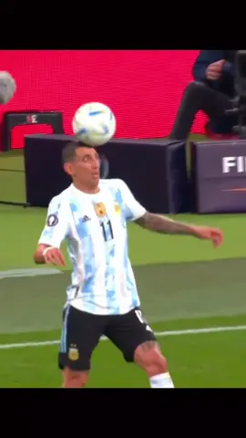 Di Maria's magical skills 🤯😍#dimaria #skills #argentina #football #fyp 