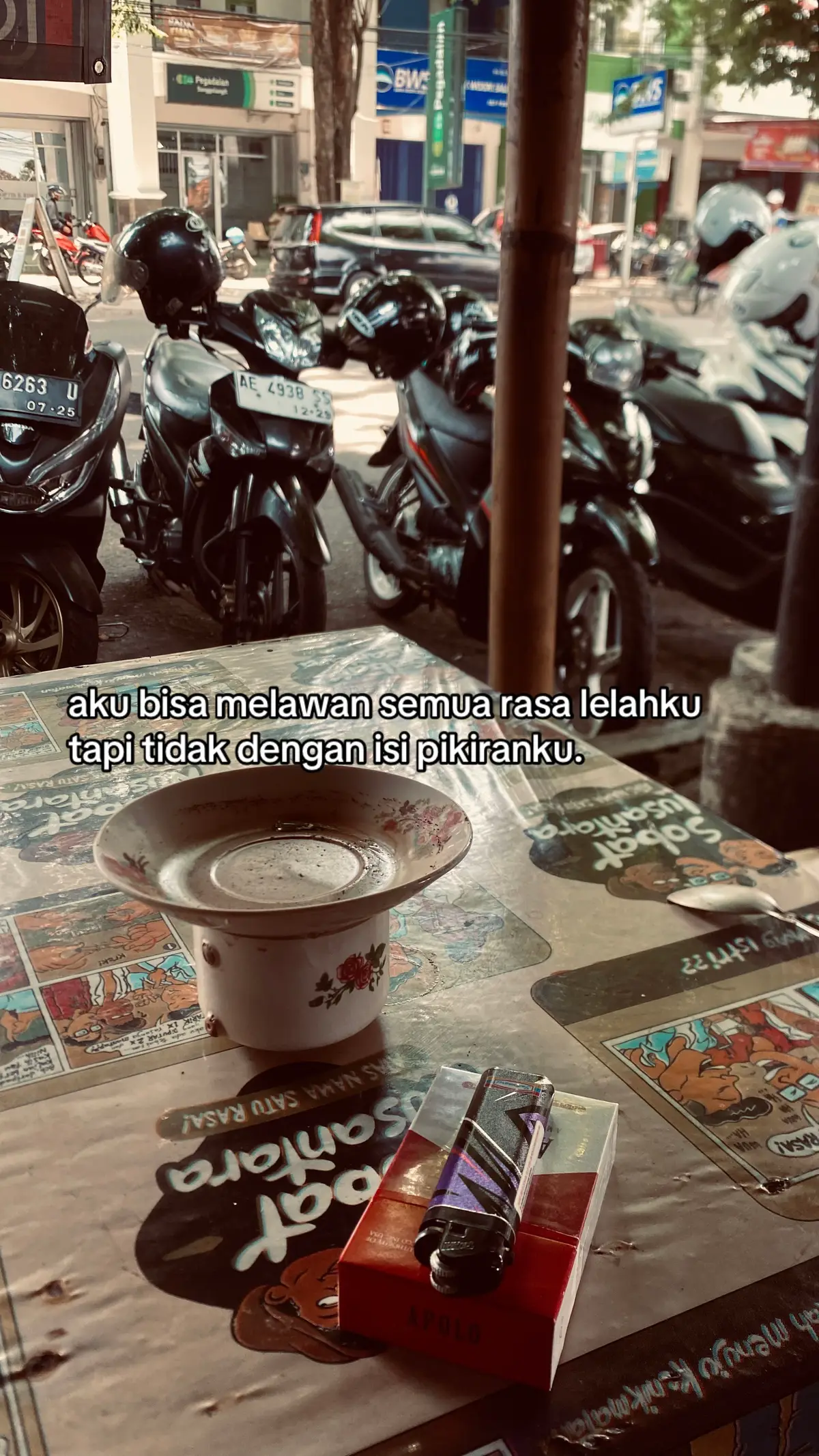 laki laki berperang dengan pikirannya sendiri