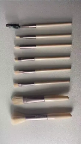 bringing this makeup brush set anywhere i go 💗 #makeupbrushes #brush  ##makeupbrushset #makeup #fyp 