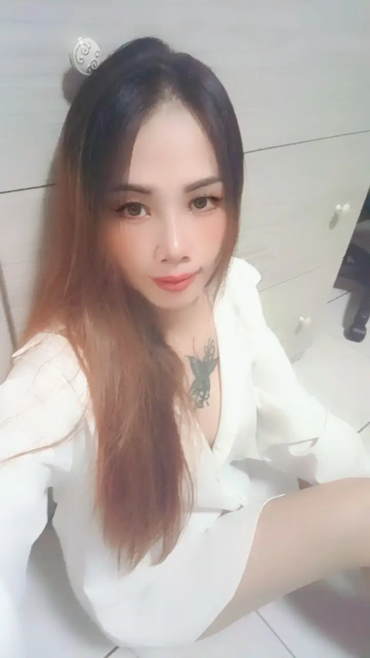 tình đầu còn giữa những ký ức không sao xóa nhòa... 