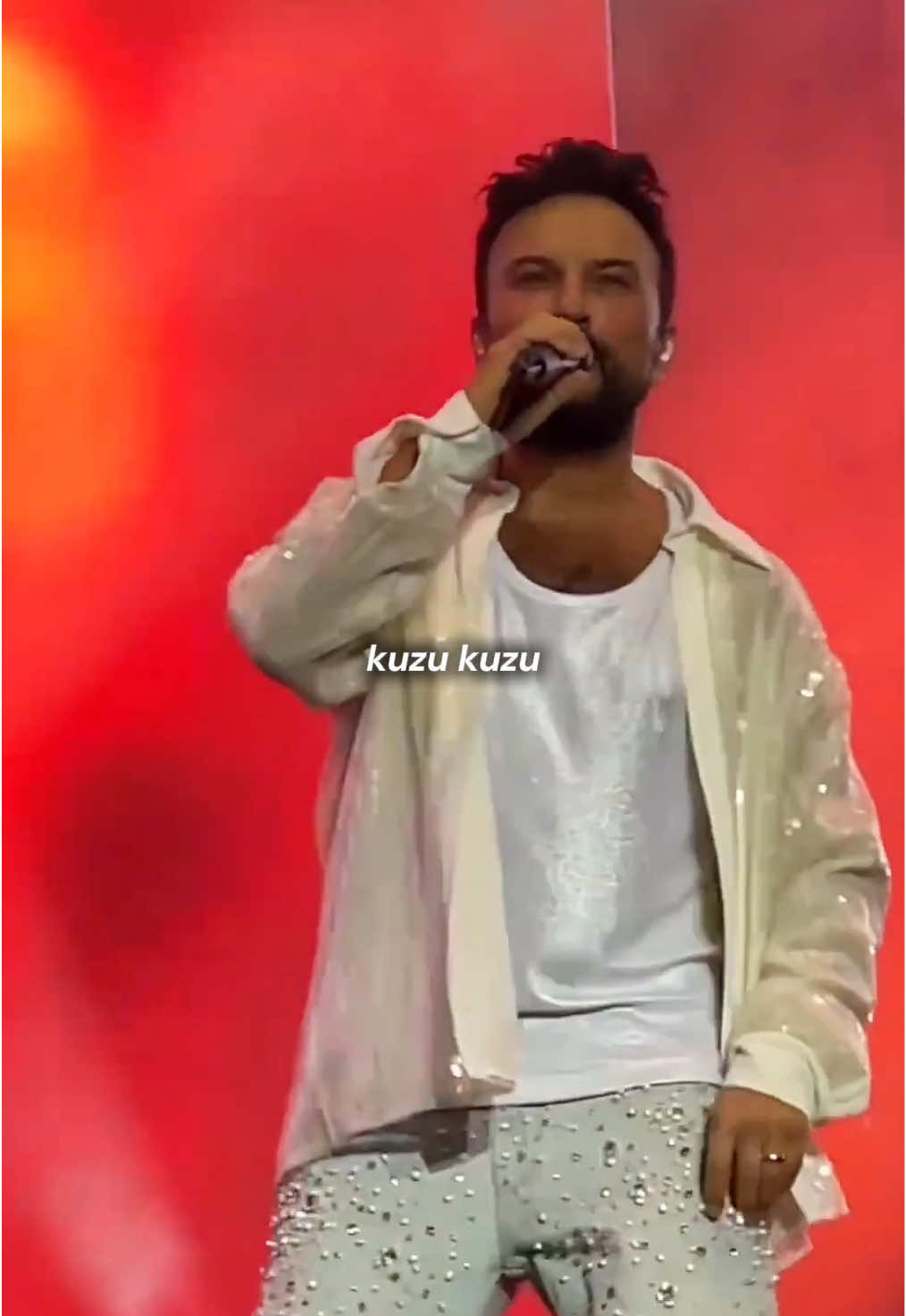 “Süzüldüm, eridim sensiz olamadım!” 🤍 #tarkan #türkçepop #keşfetteyizzz #fypシ゚ #türkçeşarkılar 