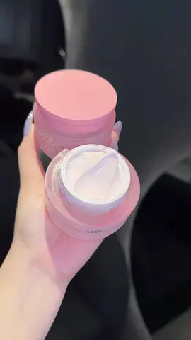 kem chống nắng nhà em là vừa nâng tone vừa trắng da vừa makup da ạ #trắngda #hottrend #many_colors #xuhuong #hot 