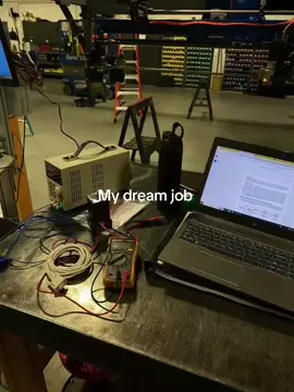 #engineer #electronicsengineer #engineerelectronics #engineering #physics 