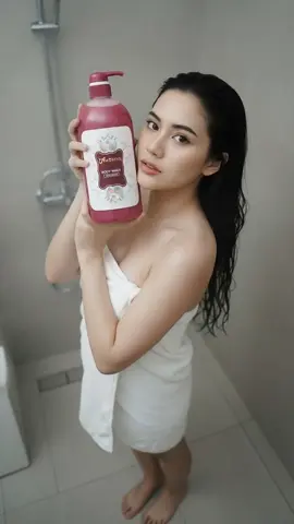 ✨ Mandi jadi lebih fresh & wangi seharian! ✨ Amorens Body Wash Berry Bloom dengan isi jumbo 1000 ml 😱 Busa lembut, wangi tahan lama, kulit terasa halus dan segar 💕 ⚡ Hemat banget & cepat habis di TikTok Shop, jangan sampai kehabisan! ⚡#BodyWash #SabunMandiWangi #MandiSegar #WangiBerry #tiktokshop 
