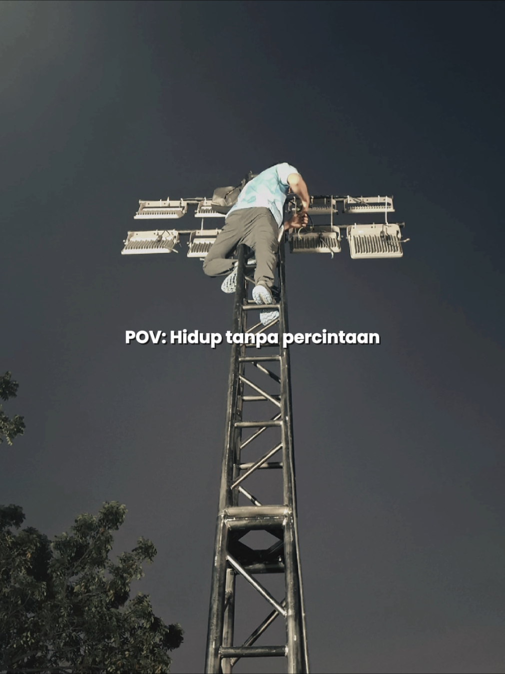 sangat sibuk... ora sempet ita-itu #tukanglistrik #tukanglistrikpanggilan #tukanglistrikjakarta #electrician #fyppppppppppppppppppppppp 